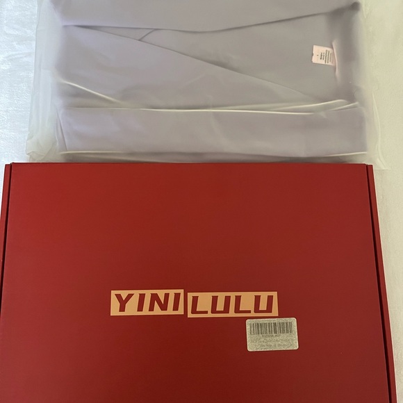 YiNi LuLu Polyester Robe - Picture 6 of 6